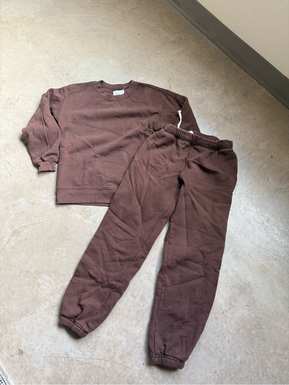Parachute Women’s Brown Sweatshirt & Joggers Set